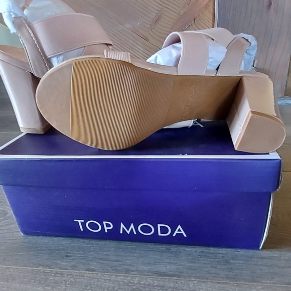 Heeled Sandals - Picture 5 of 5